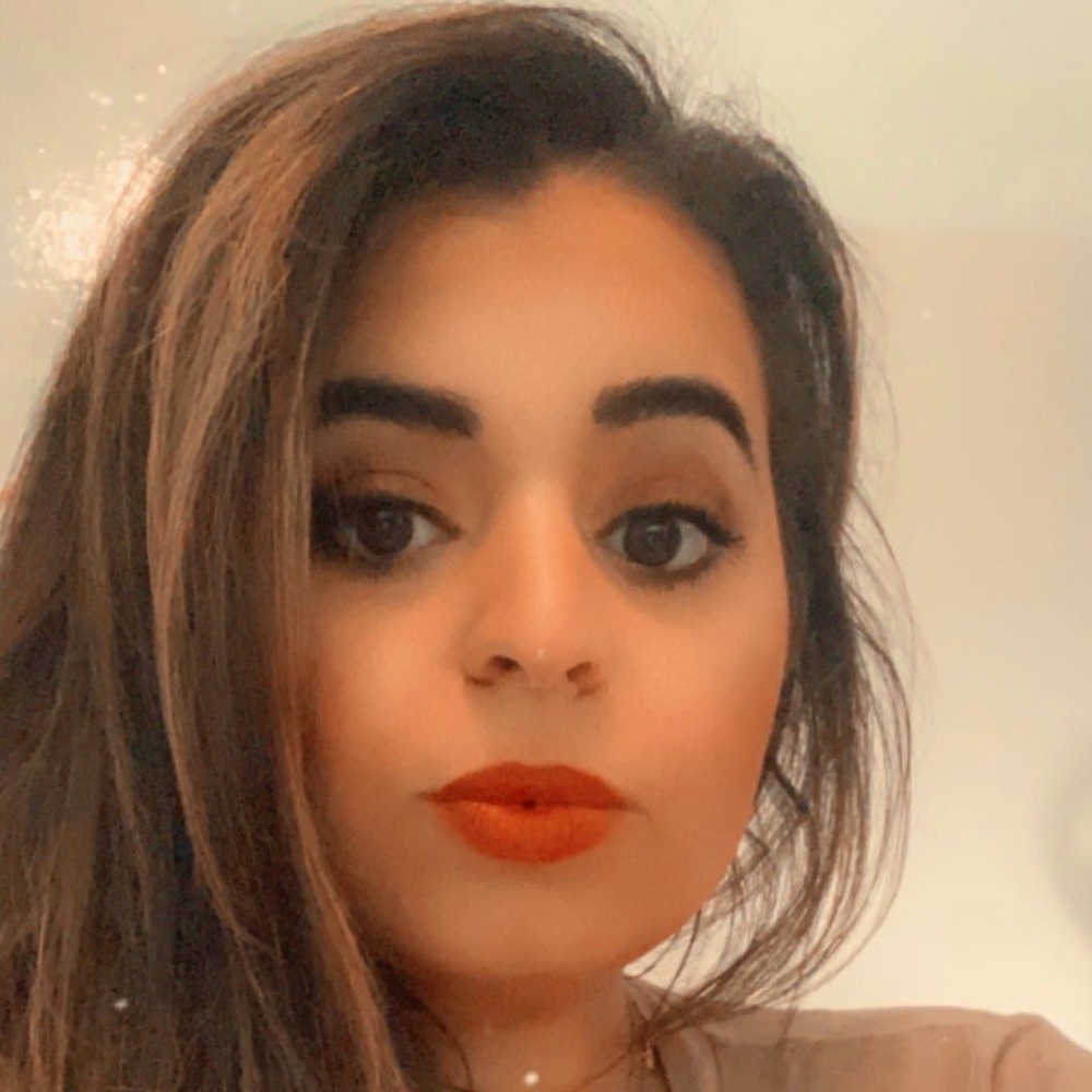 Meet your Posher, Hala